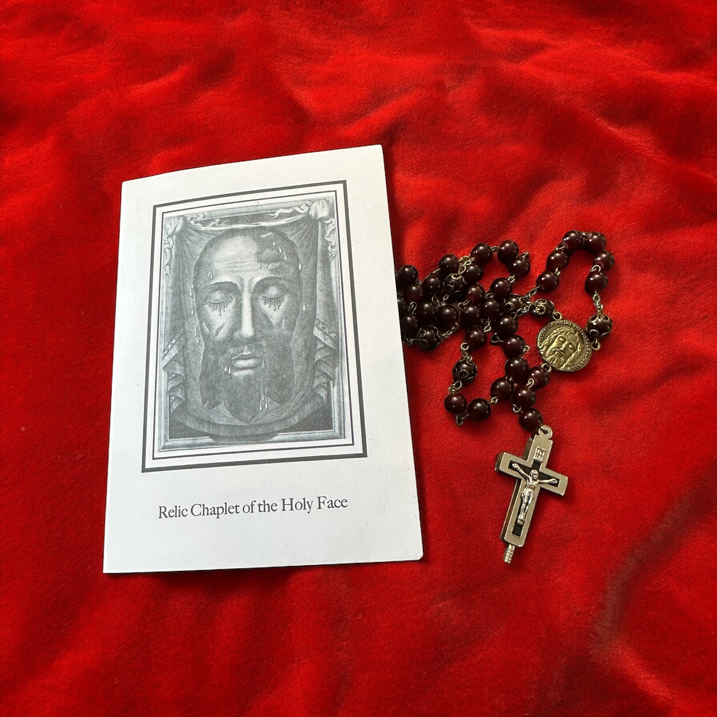 Holy Face chaplet and holy face medal